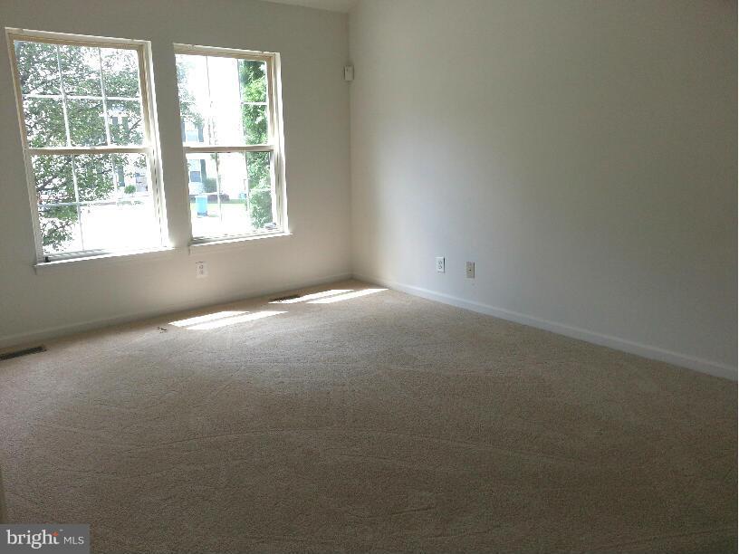 112 Ridge Avenue Taneytown, MD 21787 - Photo 16 of 28 Living Room