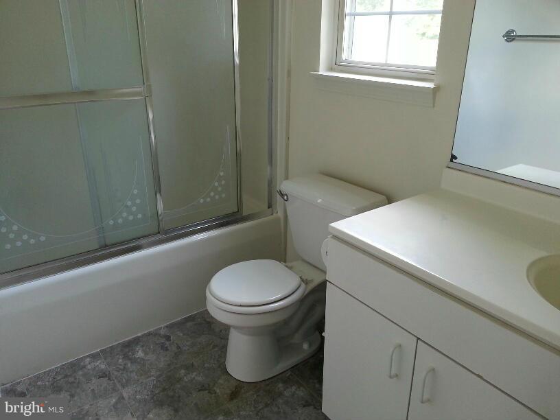 112 Ridge Avenue Taneytown, MD 21787 - Photo 17 of 28 Bath