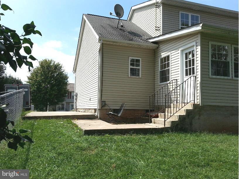 112 Ridge Avenue Taneytown, MD 21787 - Photo 26 of 28 Exterior (Rear)