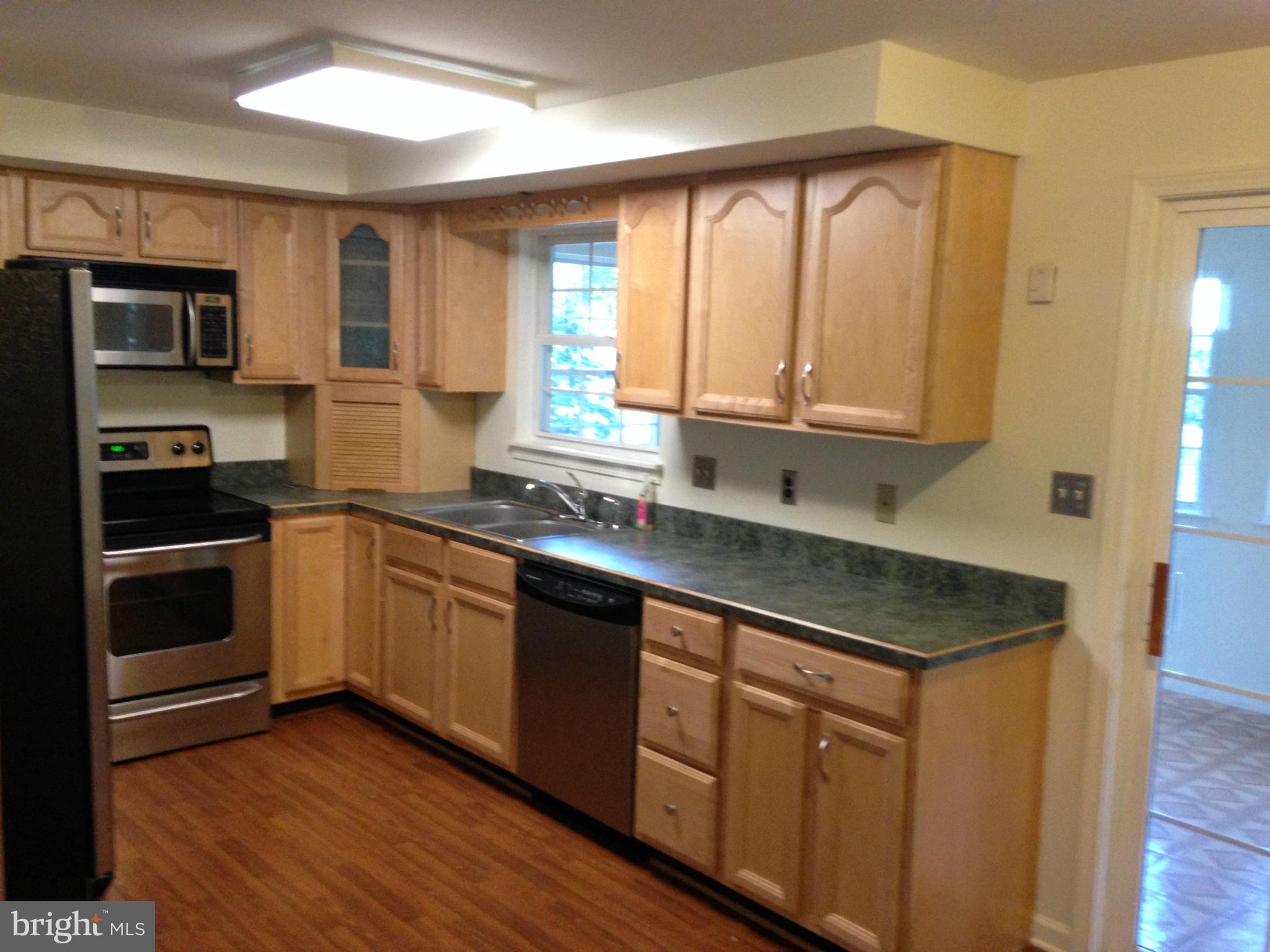 112 Ridge Avenue Taneytown, MD 21787 - Photo 8 of 28 Kitchen