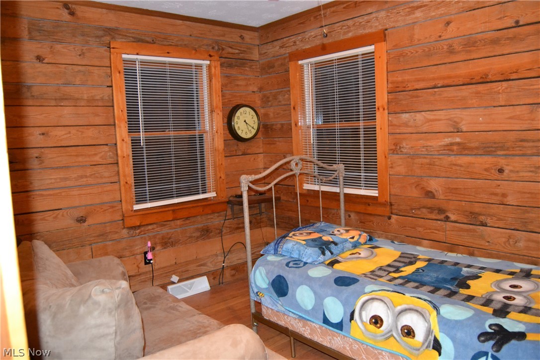 4864 Phillips Rice Road Cortland, OH 44410 - Photo 21 of 35 A second guest bedroom can also be found on the main floor.