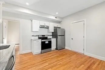 $3,700 | 348 Centre Street, Unit 3, Boston, MA 02130