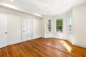 $3,700 | 348 Centre Street, Unit 3, Boston, MA 02130