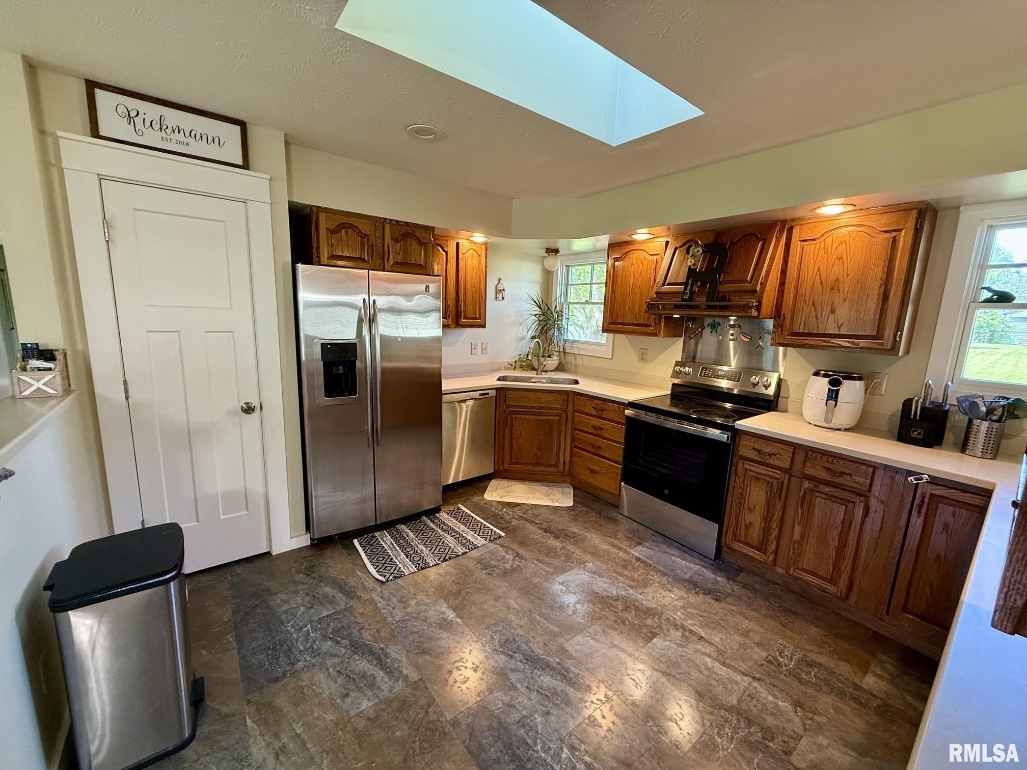 27 Circle Drive Springfield, IL 62703 - Photo 6 of 36