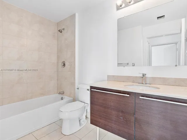 a view hallway with entryway