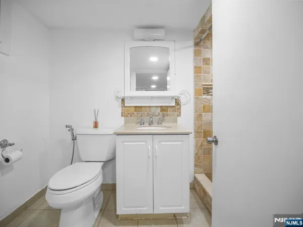 $4,600 | 32 East Harrison Place, Livingston, NJ 07039