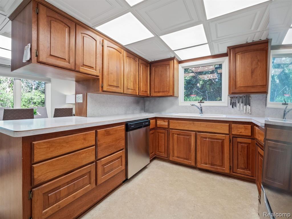 971 Dutton Road Rochester Hills, MI 48306 - Photo 26 of 51
