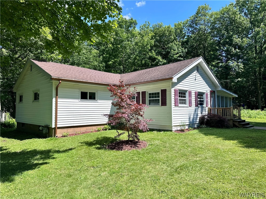 5306 Russell Road Stafford, NY 14020 - Photo 3 of 46