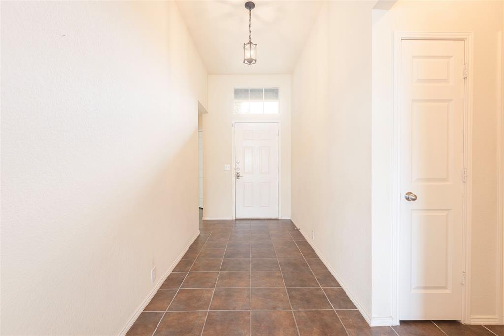 2104 Trinity Lane McKinney, TX 75072 - Photo 12 of 40 Entry