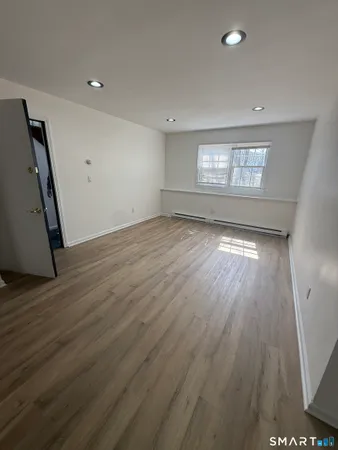 $1,750 | 14 Averill Place, Unit 12, Branford, CT 06405