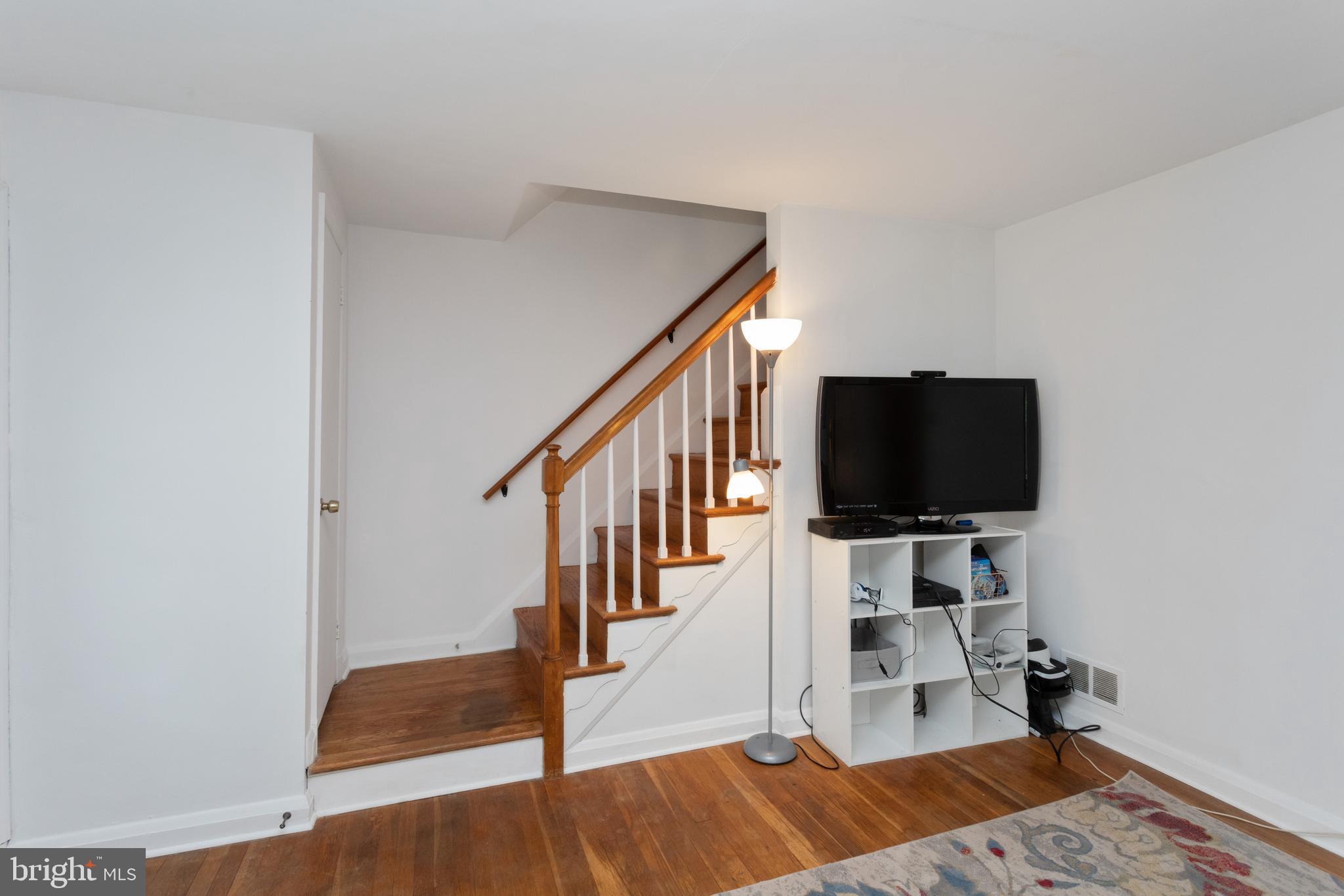 71 Garden Ridge Road Baltimore, MD 21228 - Photo 4 of 41