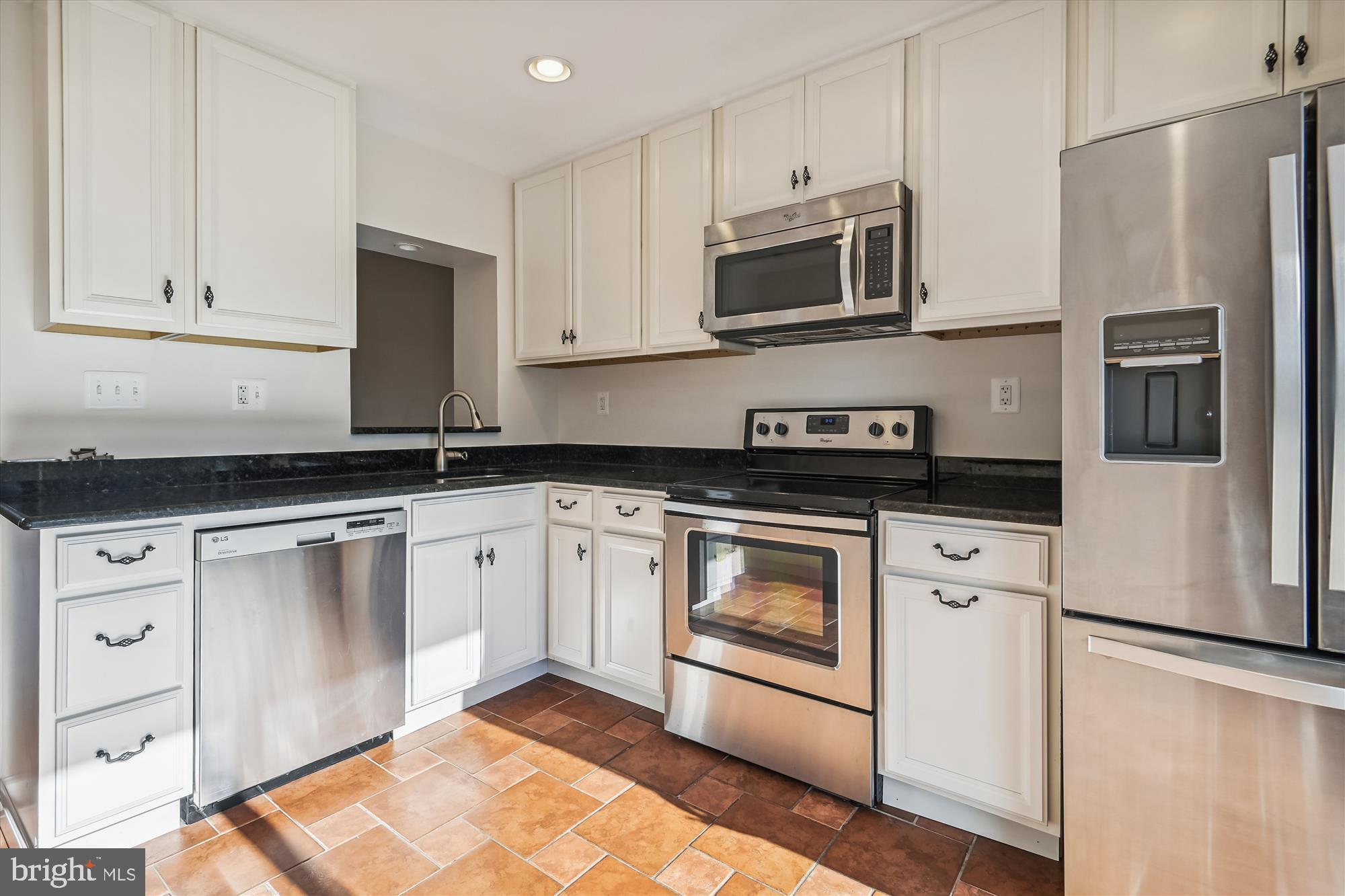 1640 Valencia Way Reston, VA 20190 - Photo 11 of 53 Kitchen