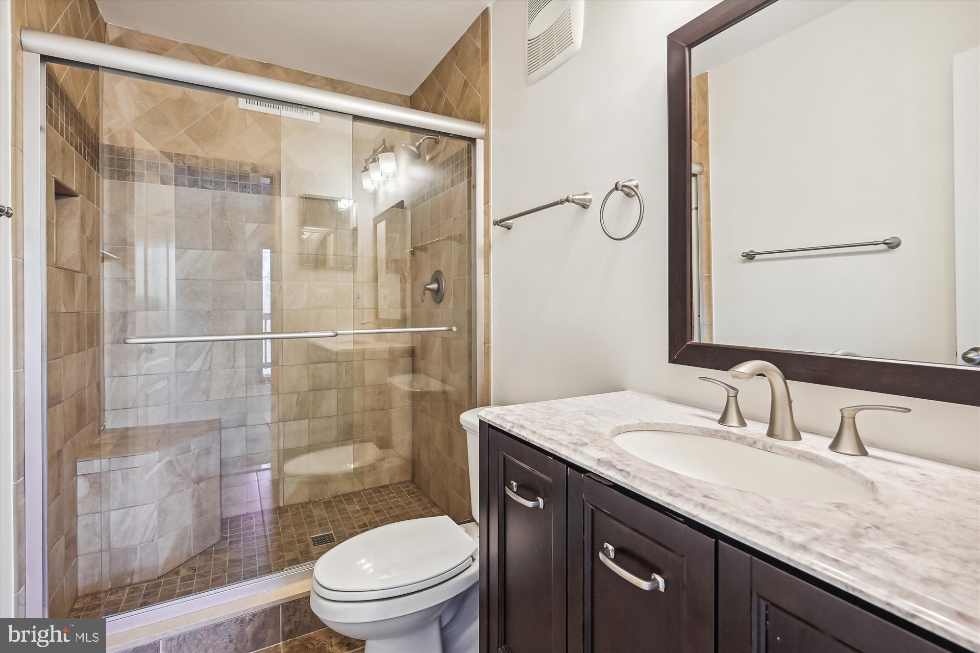 1640 Valencia Way Reston, VA 20190 - Photo 19 of 53 Primary Bathroom