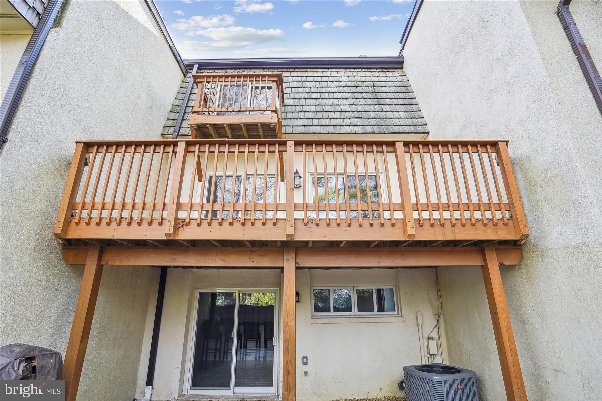 1640 Valencia Way Reston, VA 20190 - Photo 38 of 53 Large Deck