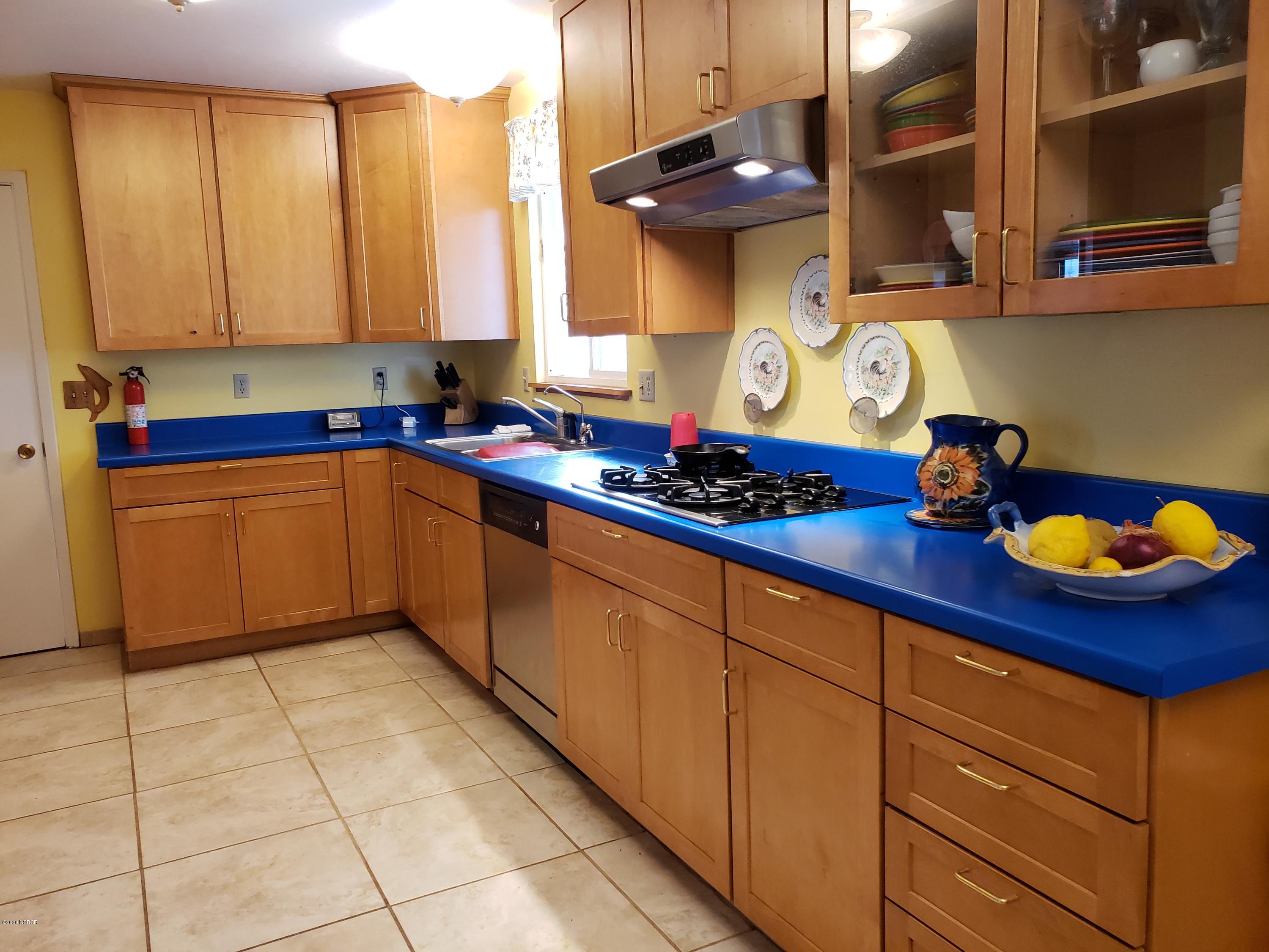 4093 Stardust Road Lompoc, CA 93436 - Photo 4 of 14 Kitchen