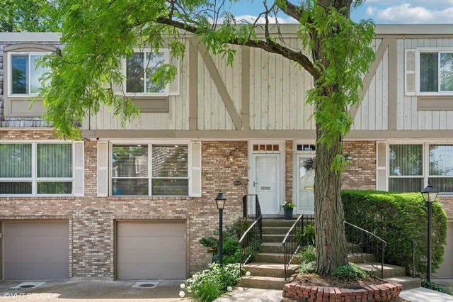 $595,000 | 1916 Wilmette Avenue, Unit C, Wilmette, IL 60091