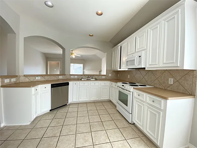 $2,350 | 22014 Gold Leaf Trail, Cypress, TX 77433