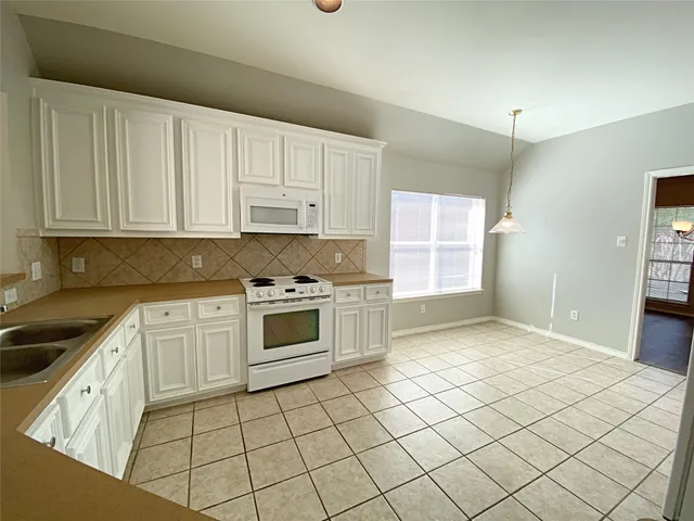 $2,350 | 22014 Gold Leaf Trail, Cypress, TX 77433
