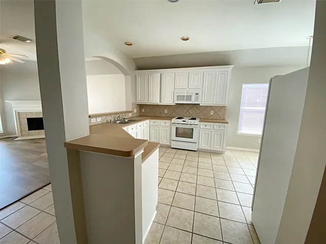 $2,350 | 22014 Gold Leaf Trail, Cypress, TX 77433