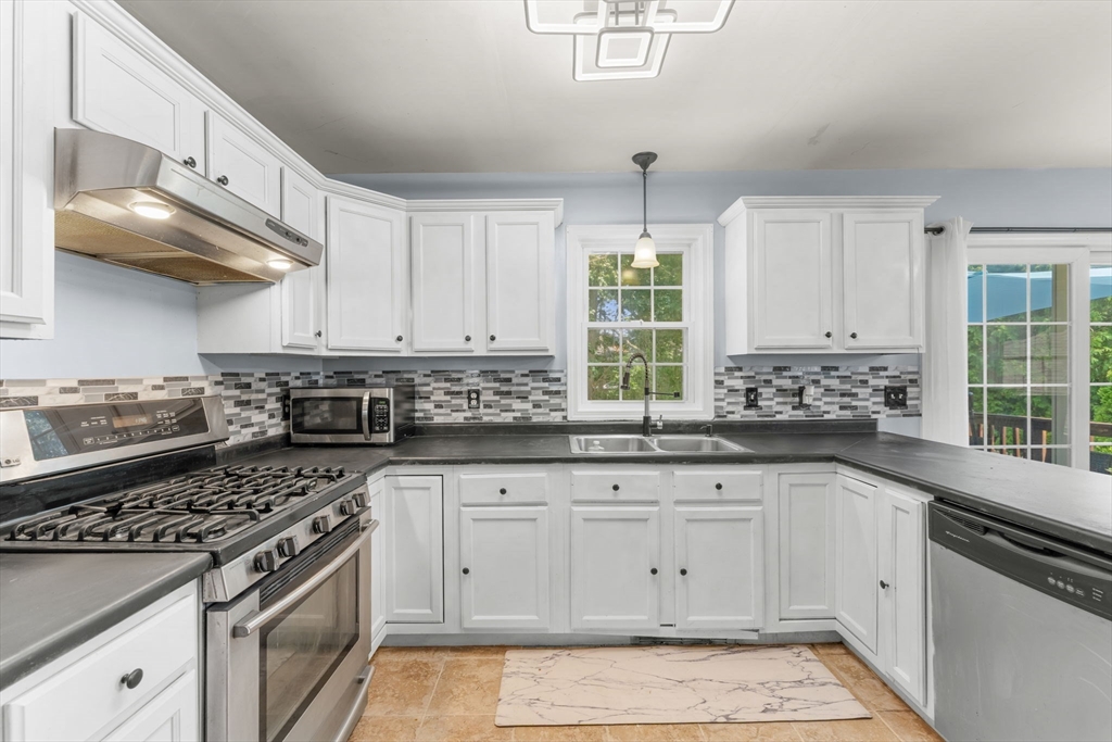 152 Harding Street Fall River, MA 02720 - Photo 14 of 27