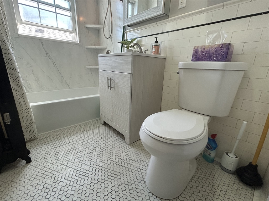 18 Ropes Street, Unit 2R Salem, MA 01970 - Photo 19 of 25