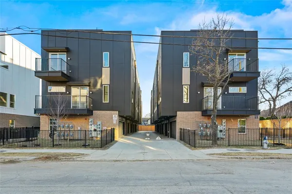 $3,250 | 2101 North Prairie Avenue, Unit 201, Dallas, TX 75204