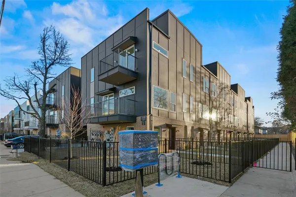 $3,250 | 2101 North Prairie Avenue, Unit 201, Dallas, TX 75204