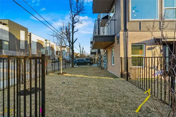 $3,250 | 2101 North Prairie Avenue, Unit 201, Dallas, TX 75204