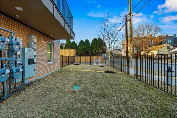 $3,250 | 2101 North Prairie Avenue, Unit 201, Dallas, TX 75204