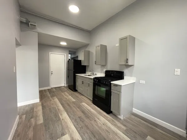 $1,100 | 4910 West Armitage Avenue, Unit 1R, Chicago, IL 60639