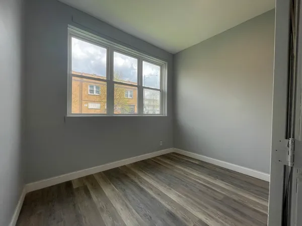 $1,100 | 4910 West Armitage Avenue, Unit 1R, Chicago, IL 60639