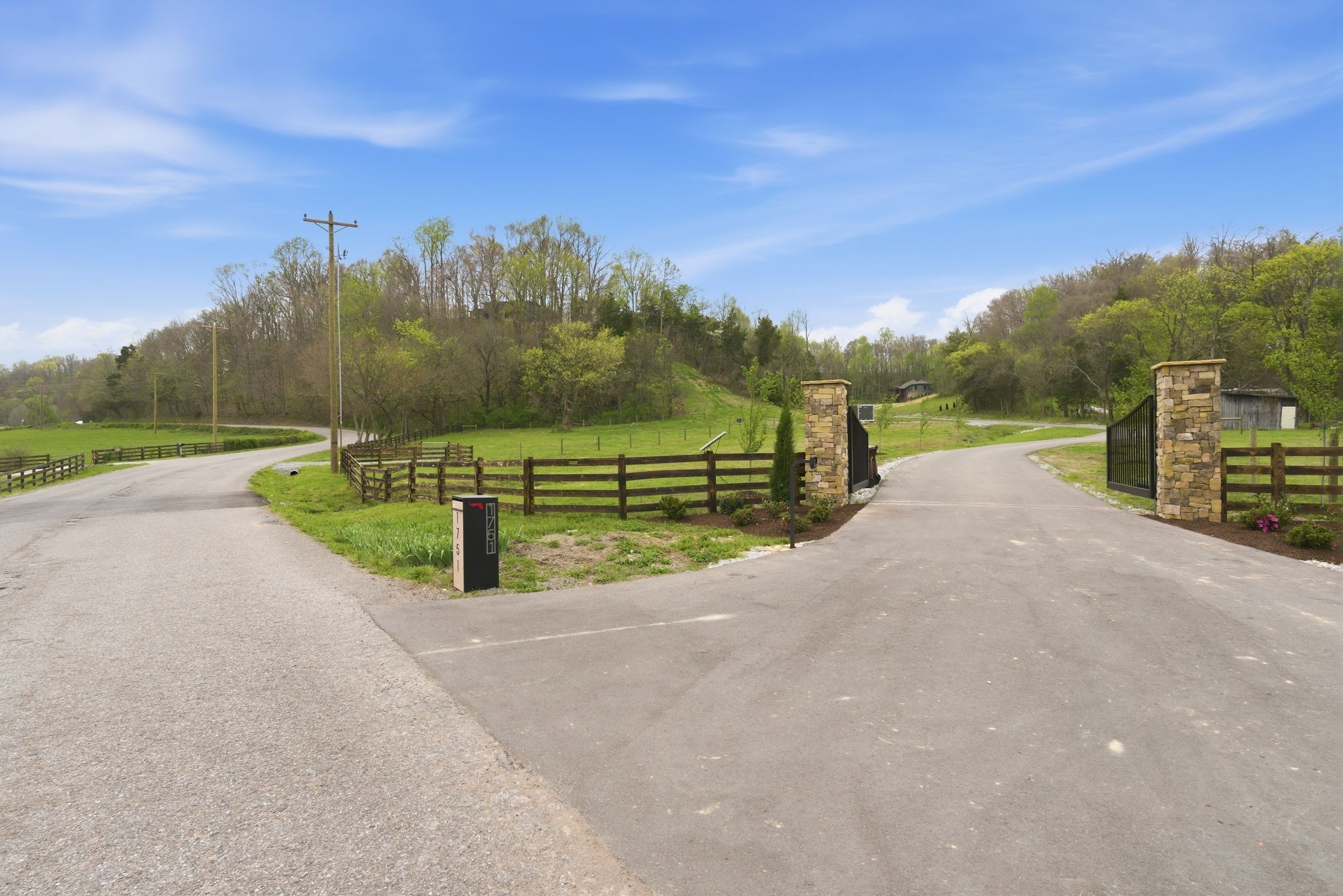 1751 Cayce Springs Road Thompson's Station, TN 37179 - Photo 4 of 86