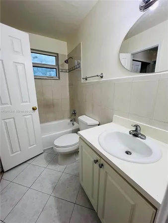 $2,200 | 2040 Northwest 89th Avenue, Unit 104, Pembroke Pines, FL 33024