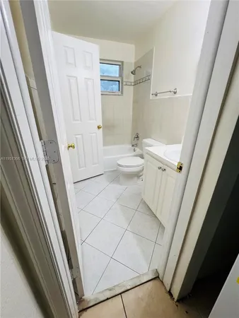 $2,200 | 2040 Northwest 89th Avenue, Unit 104, Pembroke Pines, FL 33024