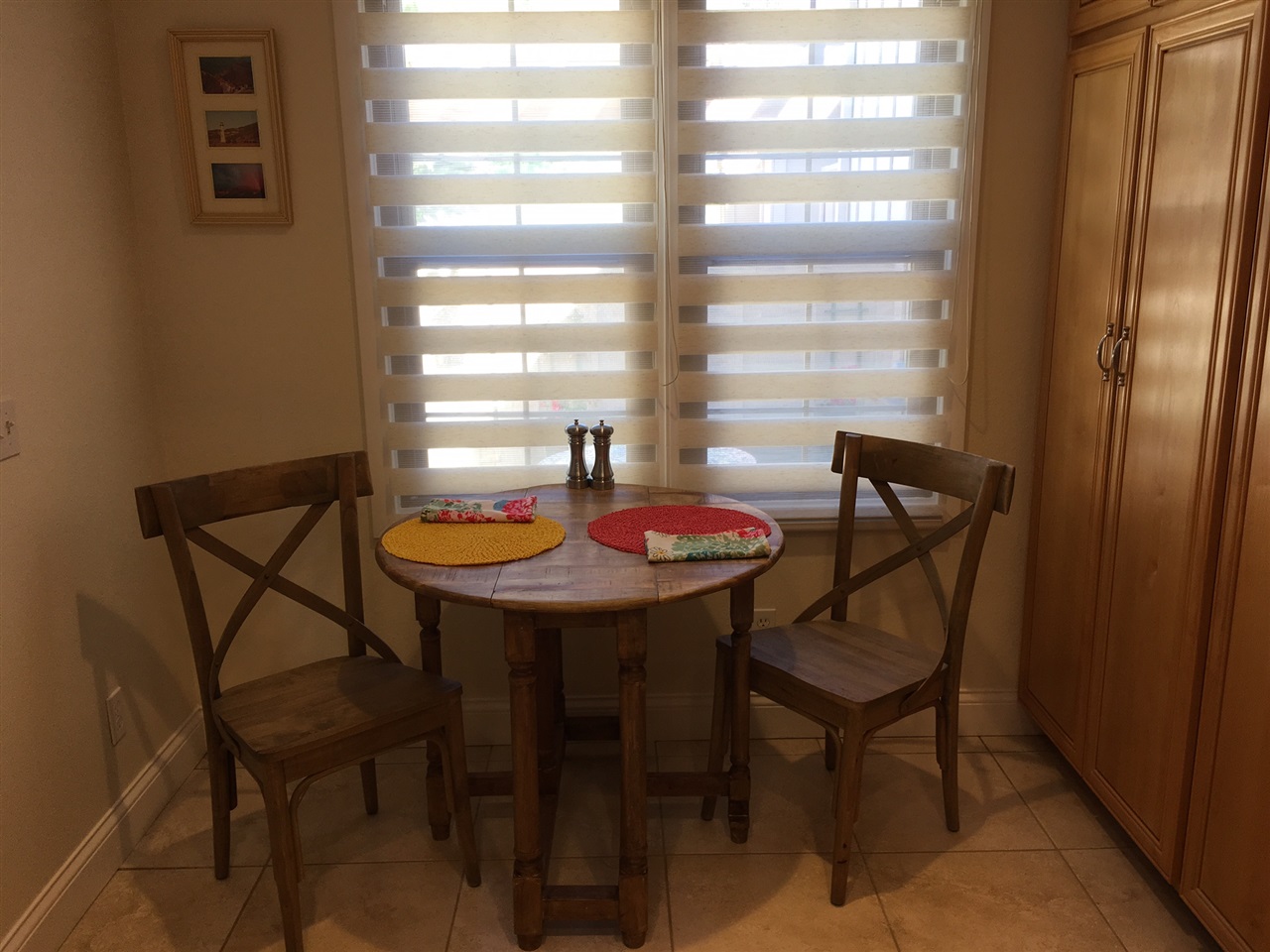 8639 Circle R Course Lane Escondido, CA 92026 - Photo 11 of 21 Cute & cozy breakfast area.