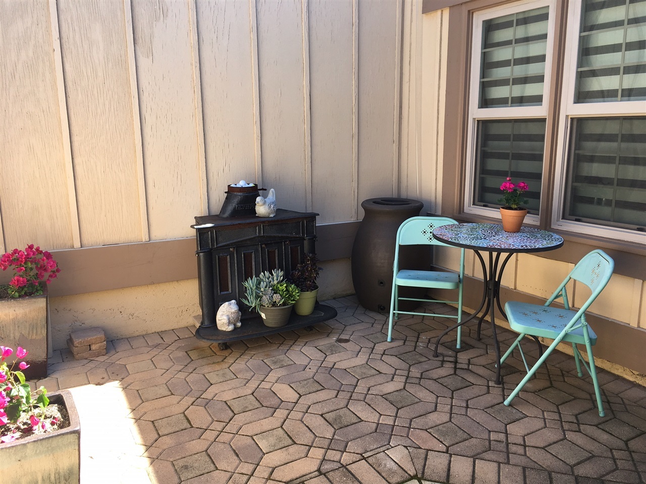 8639 Circle R Course Lane Escondido, CA 92026 - Photo 13 of 21 Front Patio.