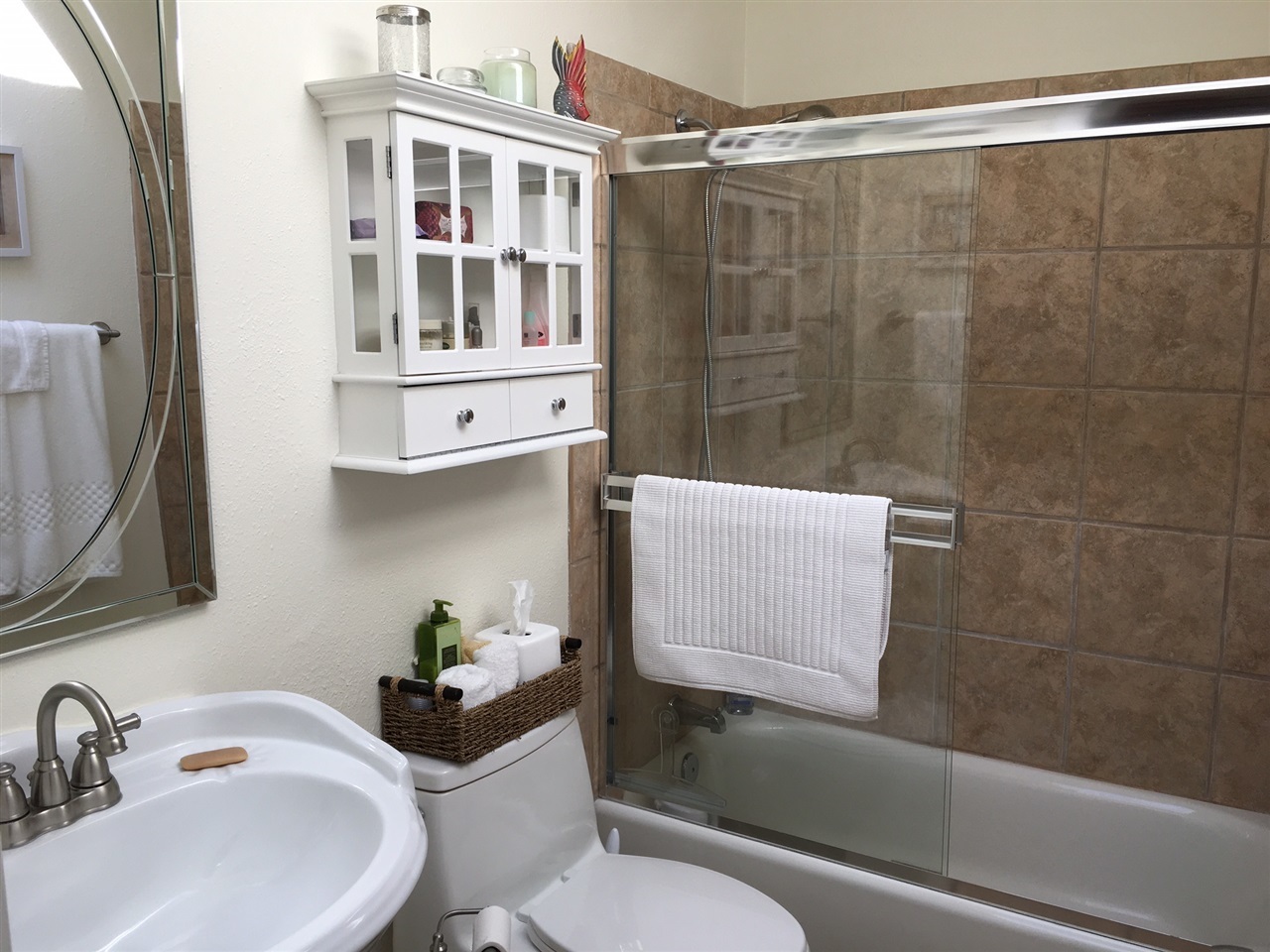8639 Circle R Course Lane Escondido, CA 92026 - Photo 10 of 21 What a great remodeled Bath.