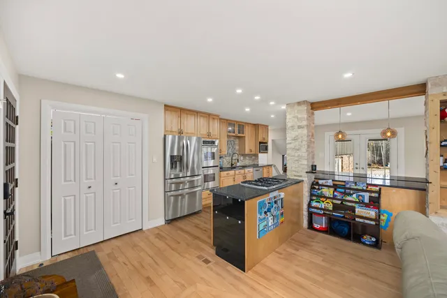 $4,000 | 641 Woods Street, Frankfort, IL 60423