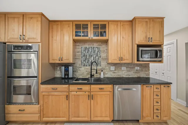 $4,000 | 641 Woods Street, Frankfort, IL 60423