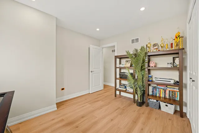 $4,000 | 641 Woods Street, Frankfort, IL 60423