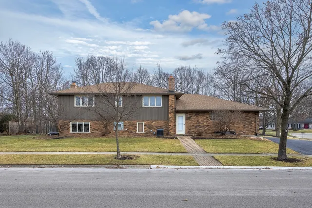 $4,000 | 641 Woods Street, Frankfort, IL 60423