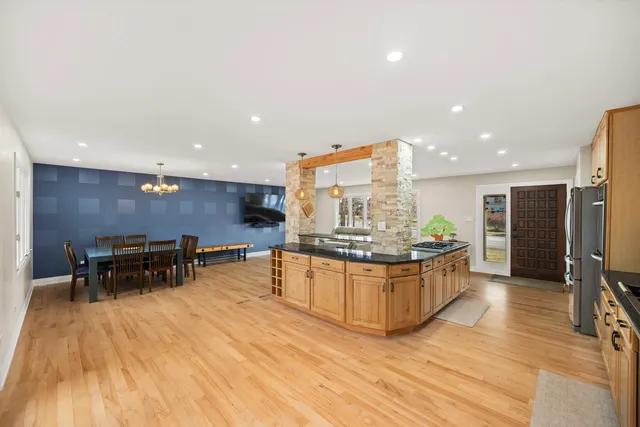 $4,000 | 641 Woods Street, Frankfort, IL 60423