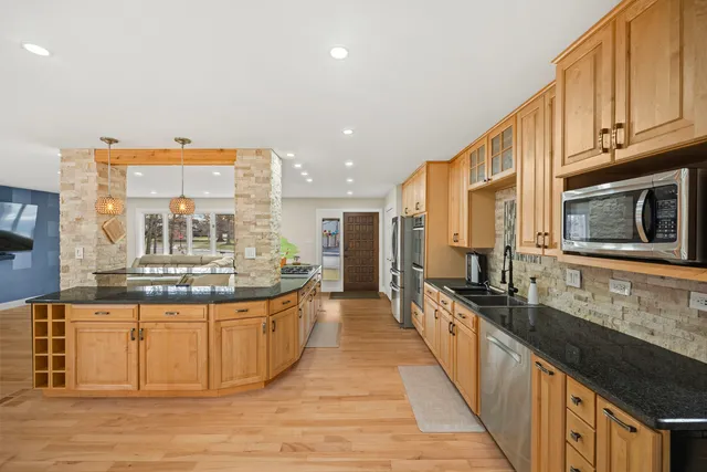 $4,000 | 641 Woods Street, Frankfort, IL 60423