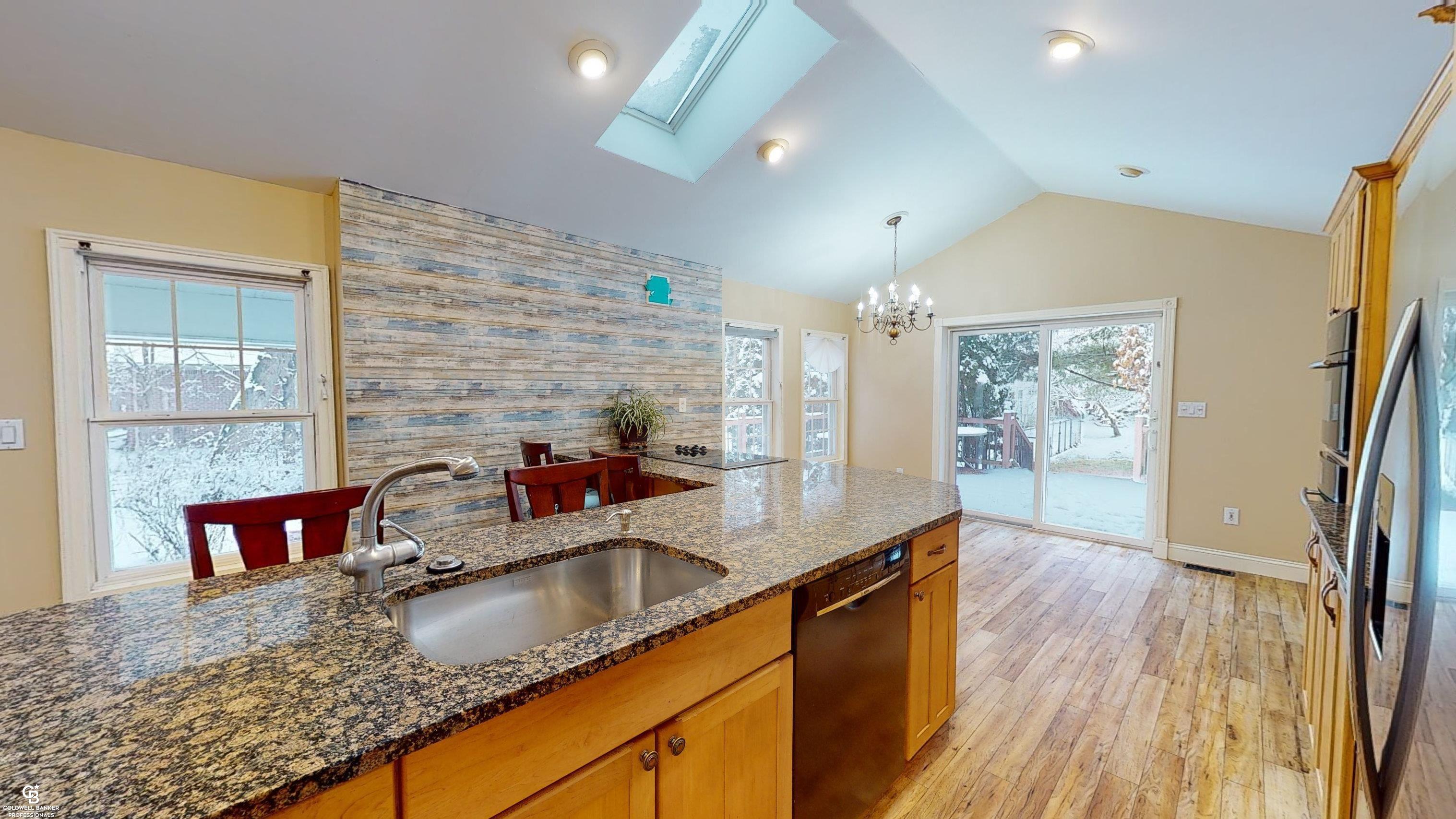 52525 Mound Road Utica, MI 48316 - Photo 6 of 29 50100377-5.JPG