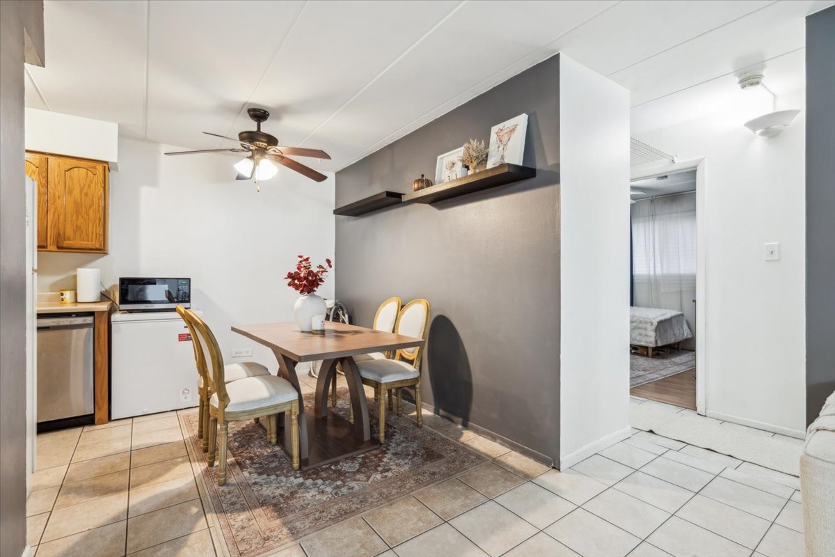 10530 Parkside Avenue, Unit 8 Chicago Ridge, IL 60415 - Photo 13 of 25