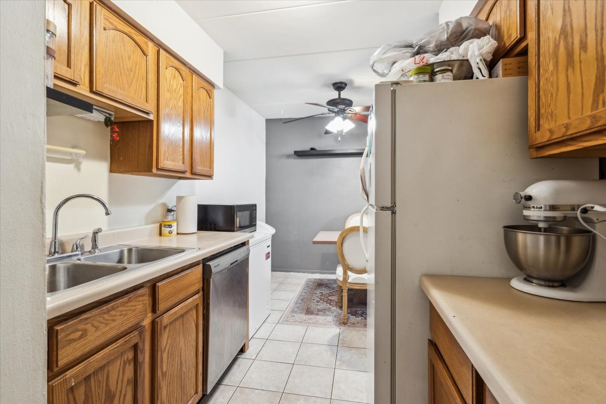 10530 Parkside Avenue, Unit 8 Chicago Ridge, IL 60415 - Photo 7 of 25