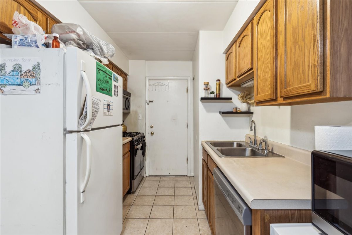 10530 Parkside Avenue, Unit 8 Chicago Ridge, IL 60415 - Photo 9 of 25