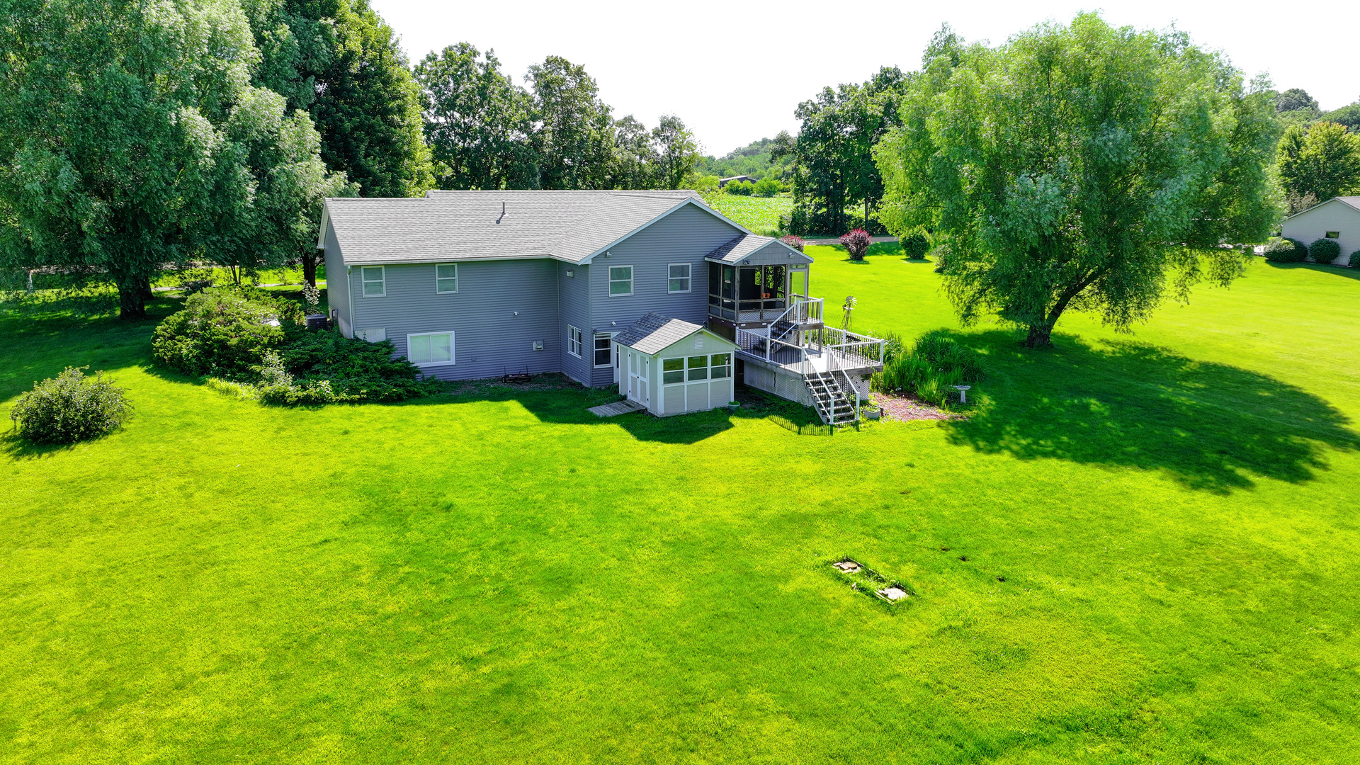 681 West Deer Creek Road Clinton, IA 52732 - Photo 50 of 51