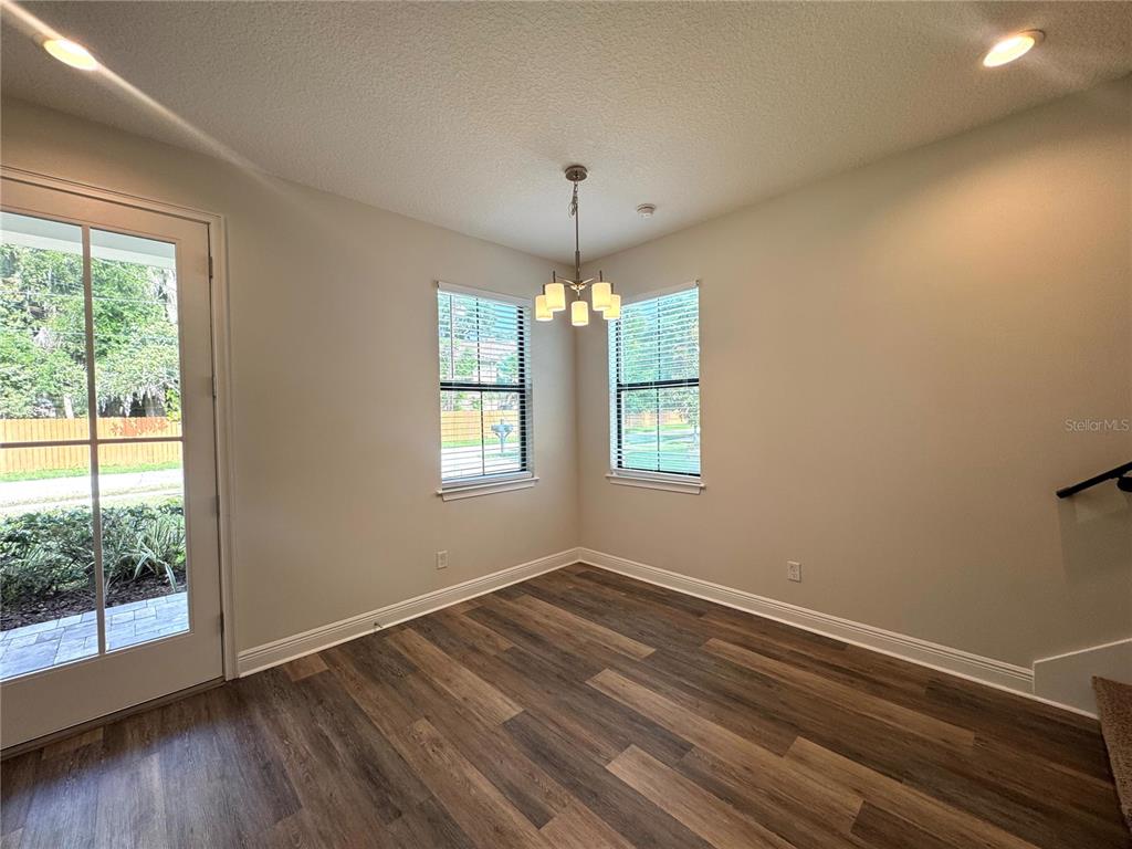 2861 Mayer Street Orlando, FL 32806 - Photo 5 of 32
