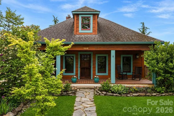 $925,000 | 104 Enthoffer Road, Black Mountain, NC 28711